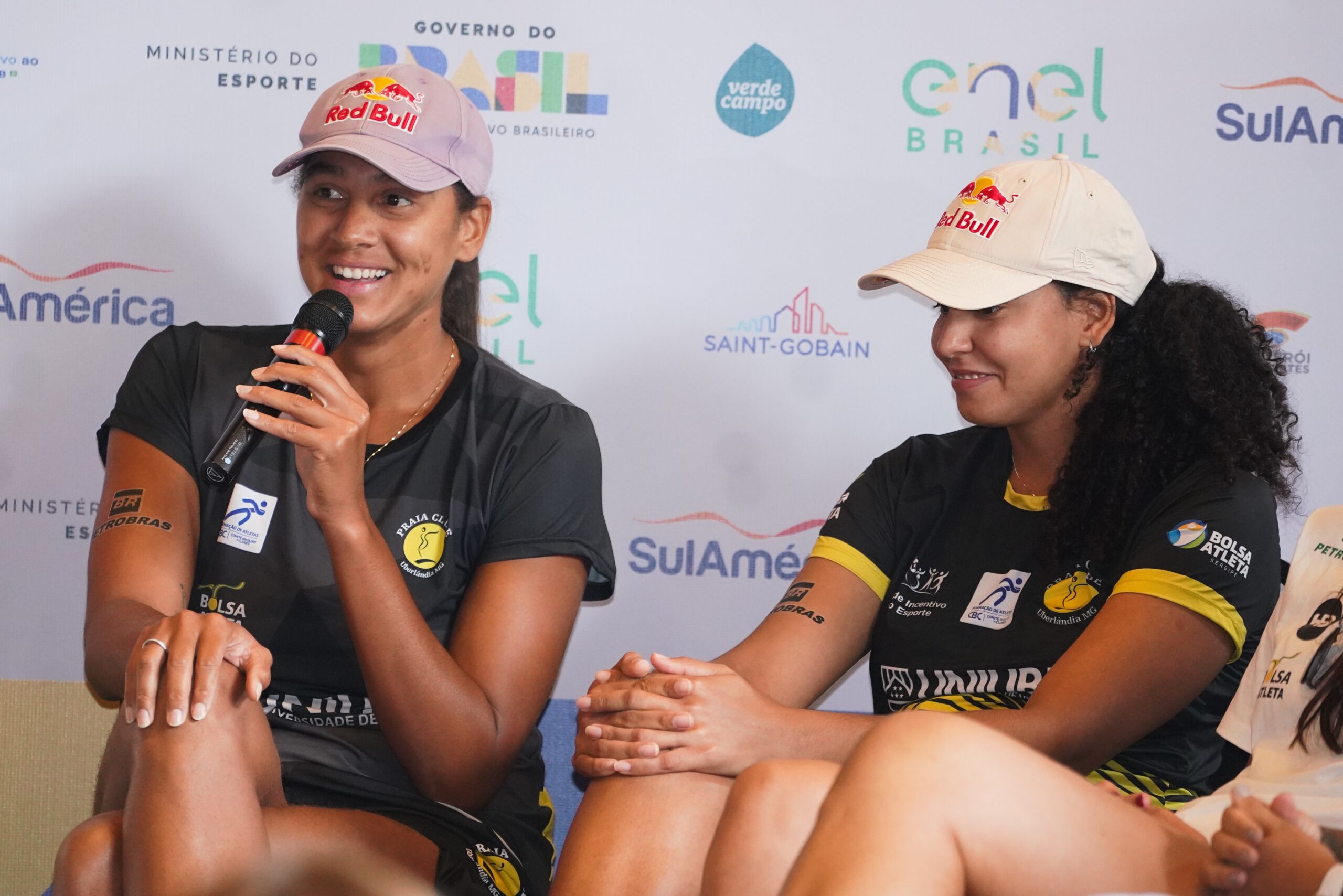 Ana Patrícia celebra volta de dupla com Duda e comenta pausa: “A gente precisou desse tempo”