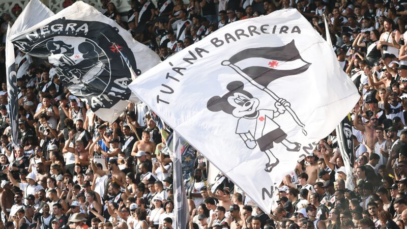 Torcida do Vasco esgota ingressos para o clássico contra o Botafogo