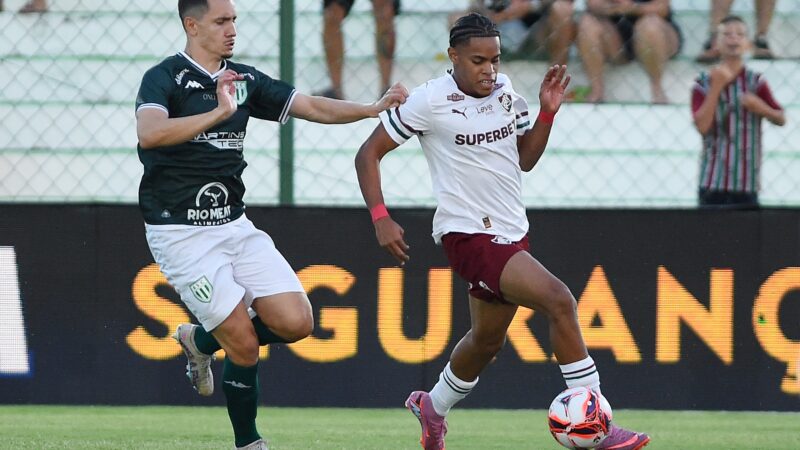 Matheus Reis rompe ligamento cruzado anterior e desfalca o Fluminense até o fim do ano