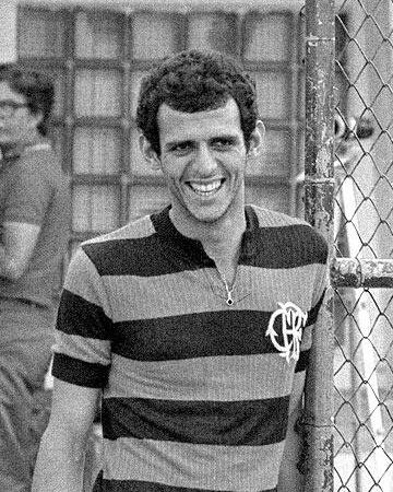 Ídolo dos dois clubes, Uri Geller jogou último Flamengo x Remo no Brasileiro: “Era minha chance de voltar”