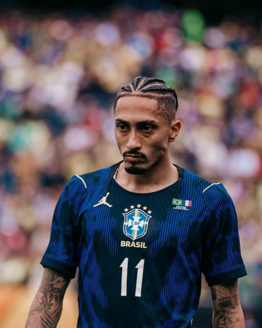 Barcelona libera, e Raphinha inicia tratamento de lesão em Porto Alegre