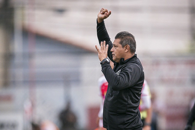 Bastidores: entenda por que o Guarani escolheu Élio Sizenando como novo técnico