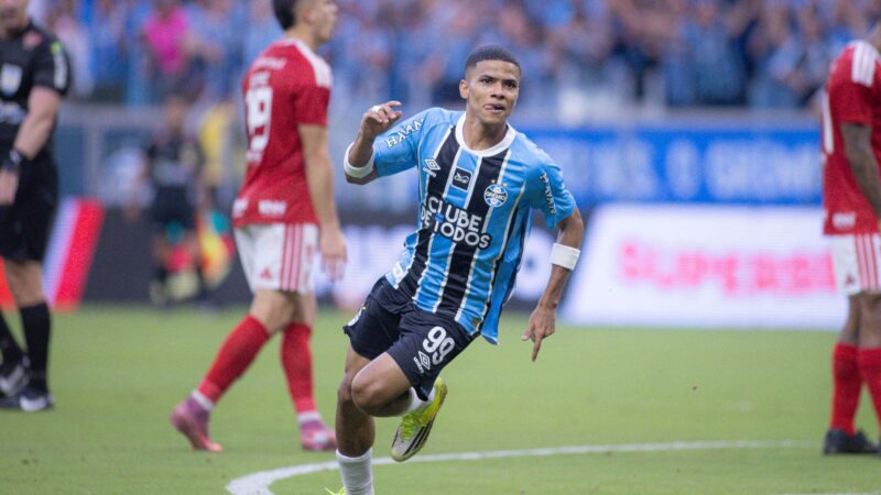 Grêmio encaminhou o título ao não perdoar a fragilidade colorada