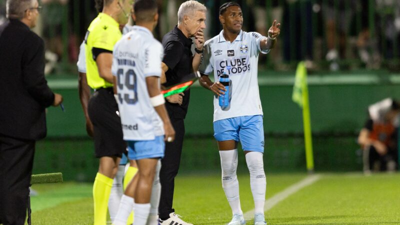 Tetê ou Enamorado? Grêmio tem disputa por posição no ataque; compare números