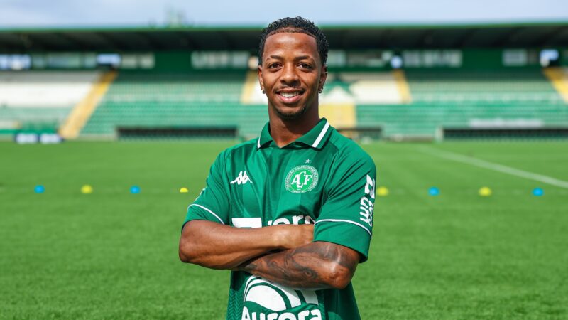 Dal Pozzo cita “meritocracia” ao escolher a escalação da Chapecoense contra o Inter