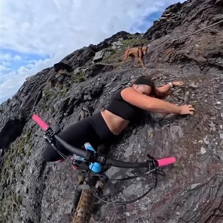 Ciclista registra momento que escorrega à beira de precipício e se salva por pouco; VÍDEO