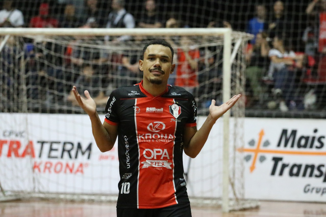 Ex-Seleção deixa clube da Kings League e acerta com atual campeão do Brasileiro de futsal