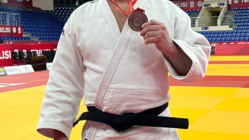 Felipe Amorim conquista o bronze na Copa do Mundo de Judô para cegos na Geórgia