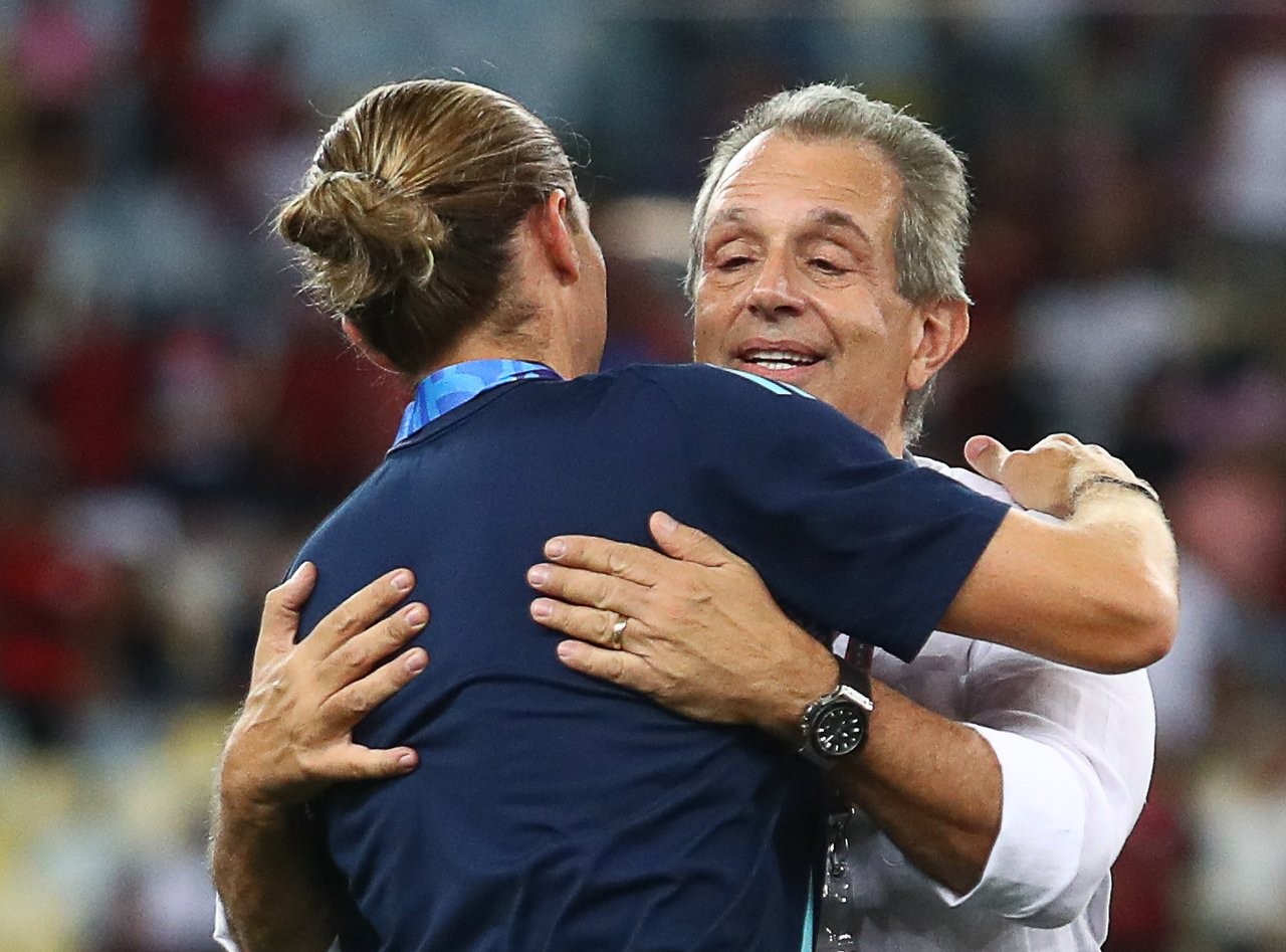 A conselheiros, BAP diz que ano do Flamengo “estava em risco” com Filipe Luís como treinador