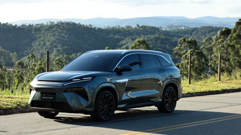 BYD Atto 8: quais os pontos fortes e fracos do SUV híbrido mais caro da marca; veja o teste