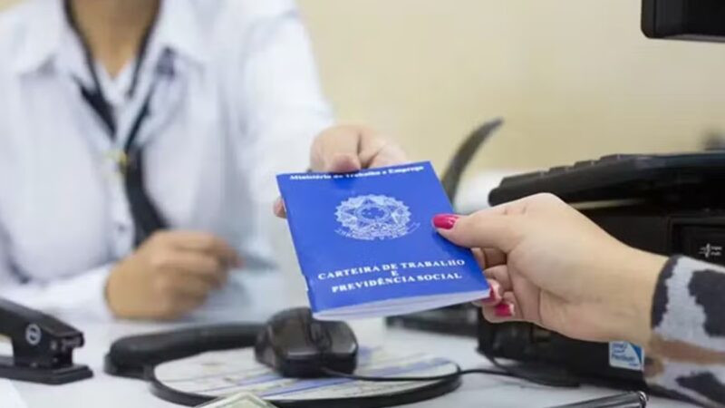 PDV: por que empresas oferecem dinheiro para funcionários saírem do trabalho