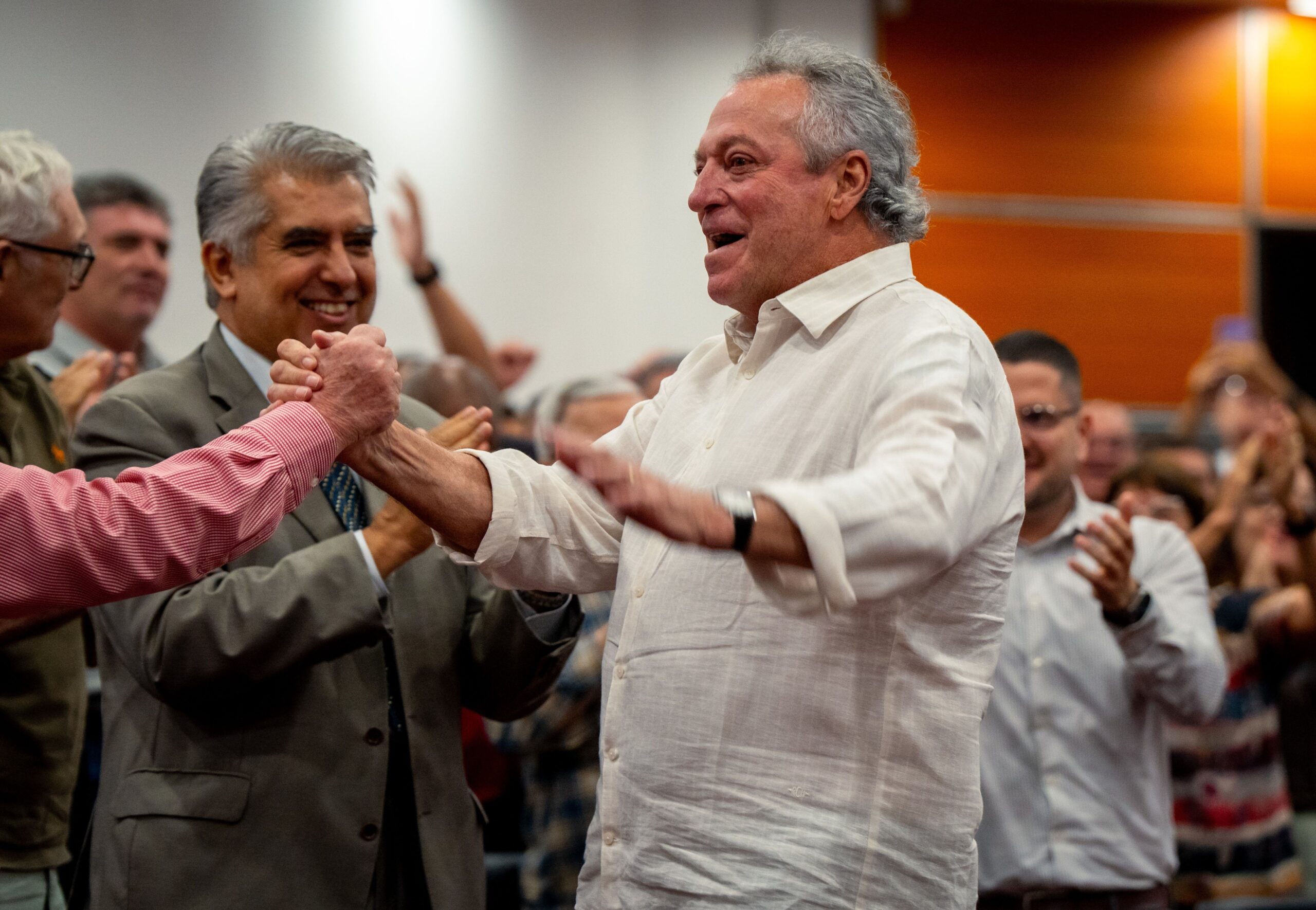 Conselho do Inter aprova construção de estátua de Abel Braga no Beira-Rio