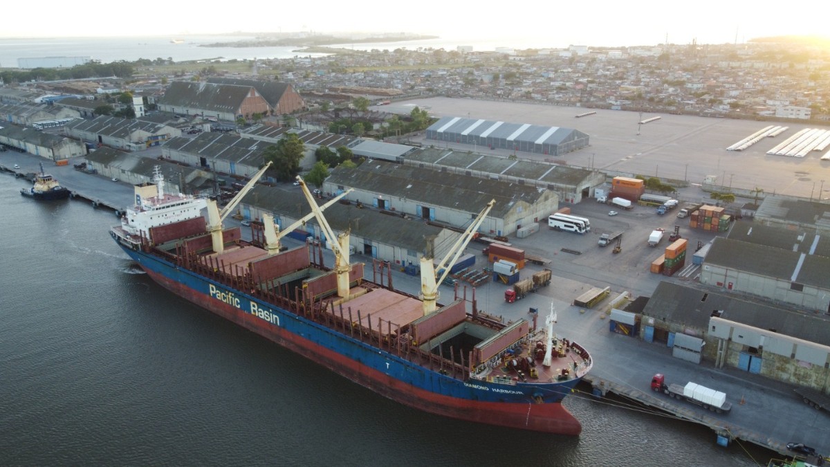 Com alta nas exportações de petróleo, balança comercial tem superávit de US$ 4,2 bilhões em fevereiro