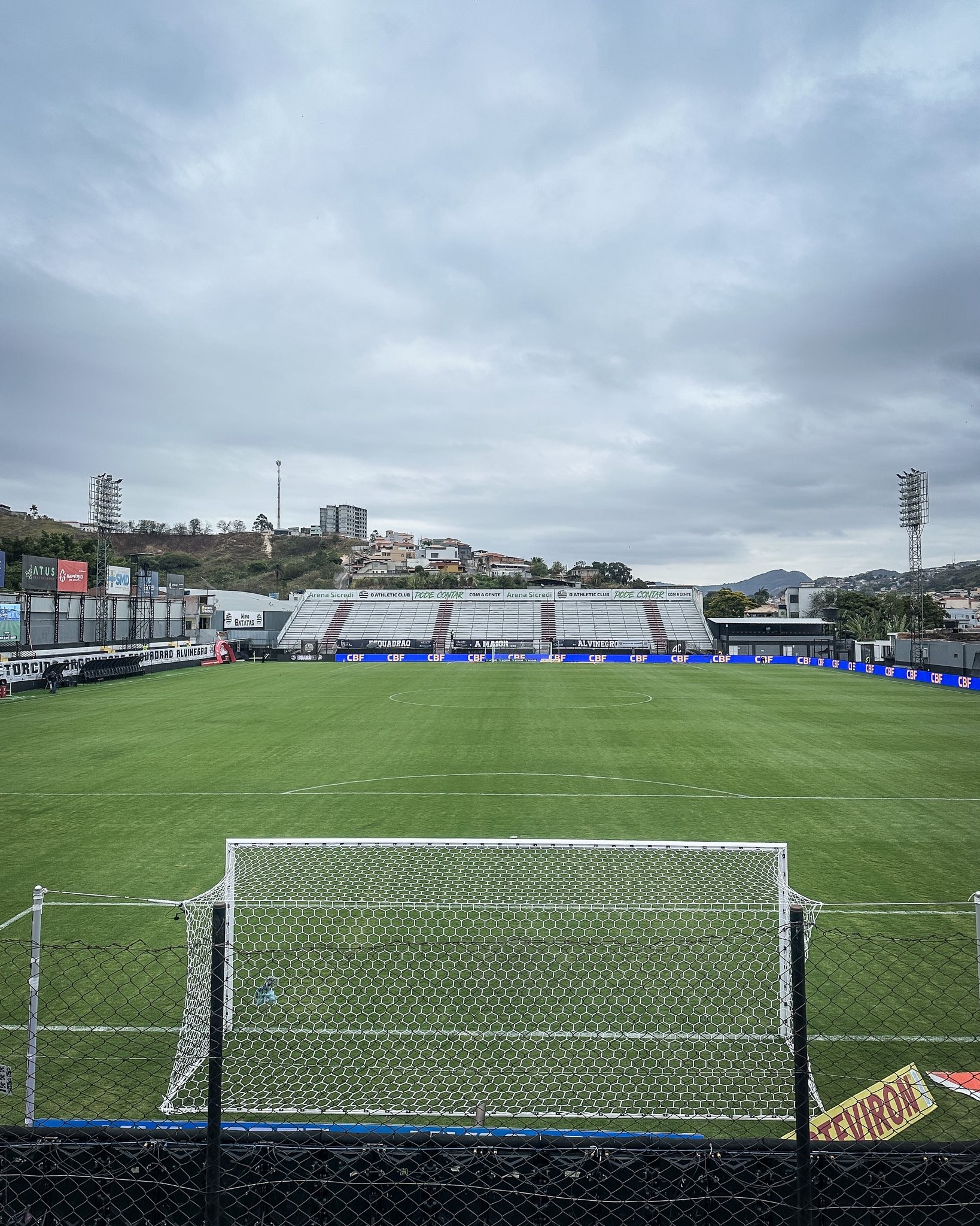 Do Castelão ao Jorjão: conheça os estádios da Série B