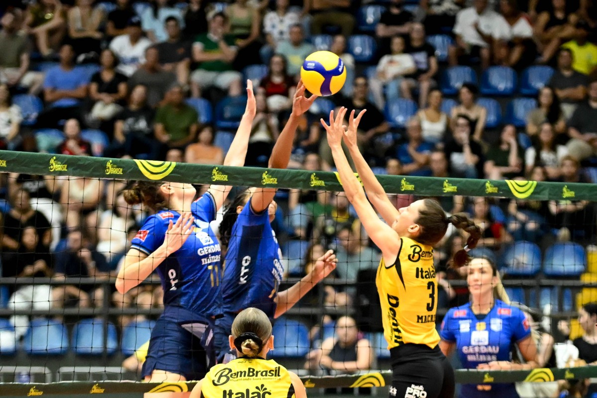 Soberano, Minas vence Praia Clube pela 5ª vez na temporada e bate recorde no clássico