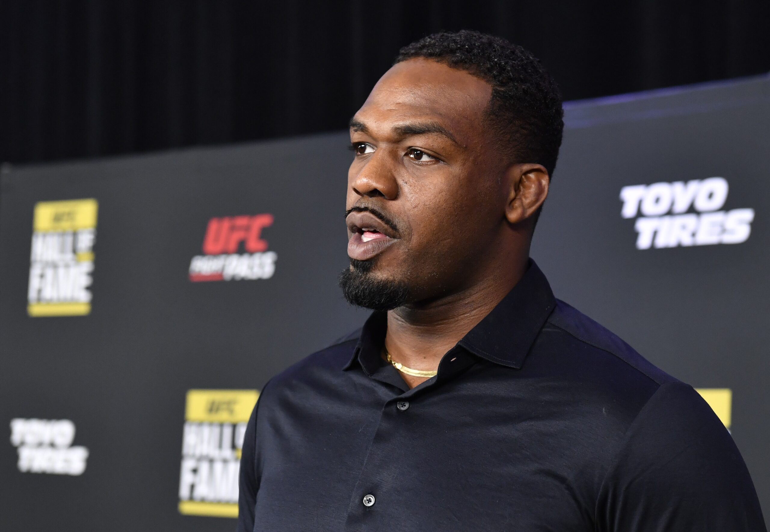 Jon Jones pede demissão e expõe detalhes sobre negociação no UFC na Casa Branca