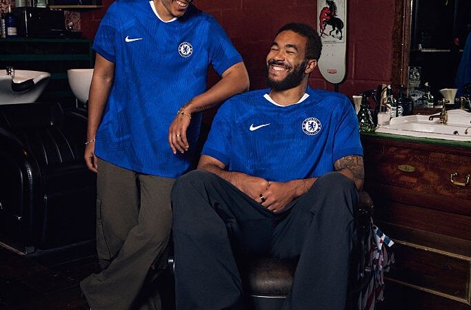 Família James no Chelsea: irmãos renovam com o clube no masculino e feminino