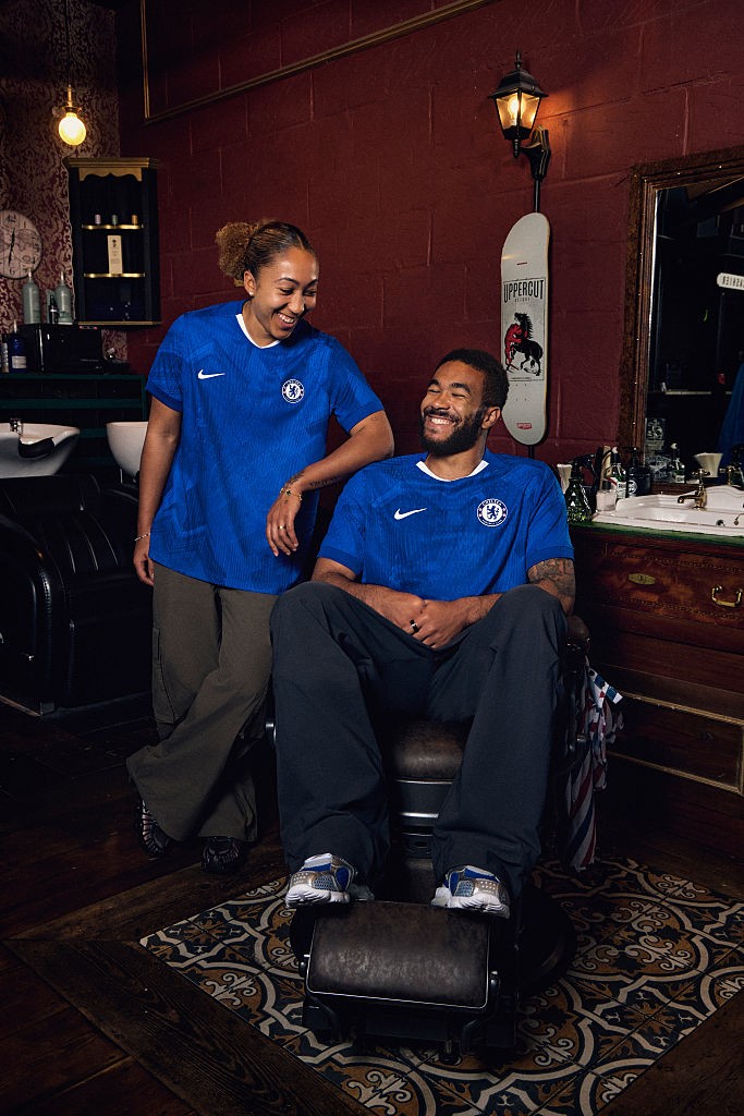 Família James no Chelsea: irmãos renovam com o clube no masculino e feminino