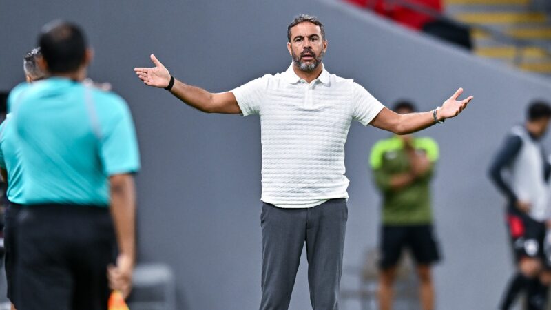 Cruzeiro discute tempo de contrato e multa e tem confiança por Artur Jorge