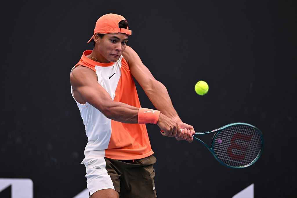 Guto Miguel faz bom 2º set, mas cai para francês no qualifying de Miami