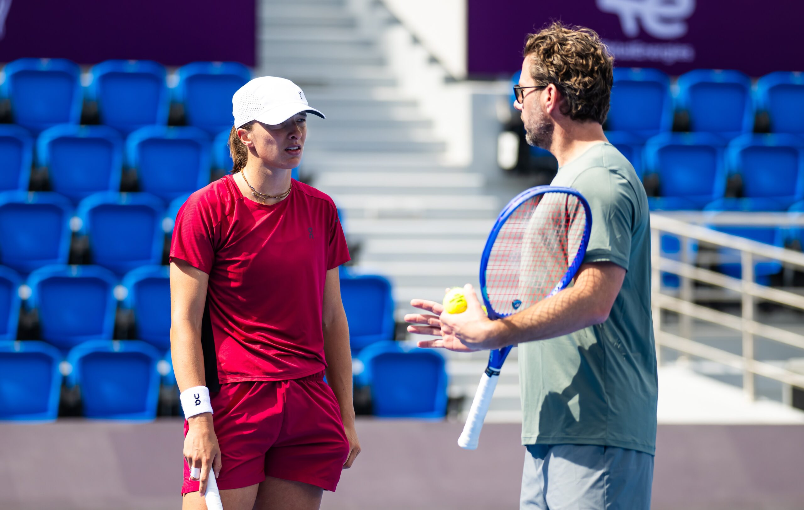 Swiatek anuncia fim da parceria com treinador após eliminação precoce no Miami Open
