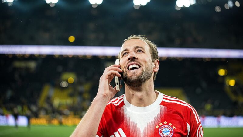 Kane chega a 45 gols pelo Bayern de Munique e vive temporada mais artilheira da carreira