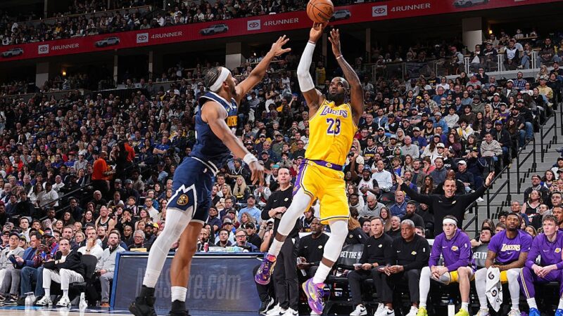 LeBron James supera Kareem Abdul-Jabbar e bate novo recorde na NBA