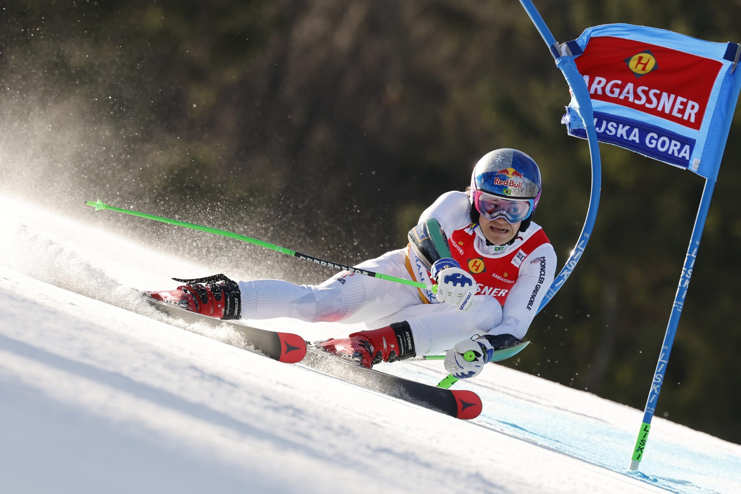 Lucas Pinheiro é campeão do slalom gigante na 1ª etapa da Copa do Mundo após ouro olímpico