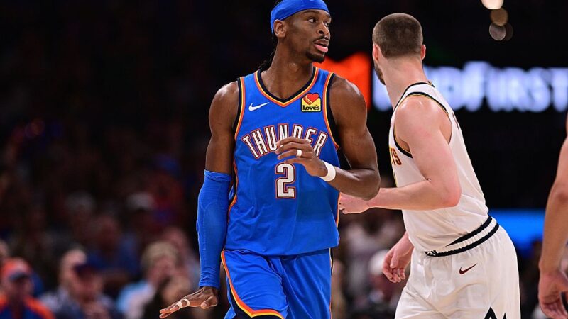 Shai Gilgeous-Alexander chega ao 126º jogo seguido com 20 pontos ou mais e iguala marca histórica