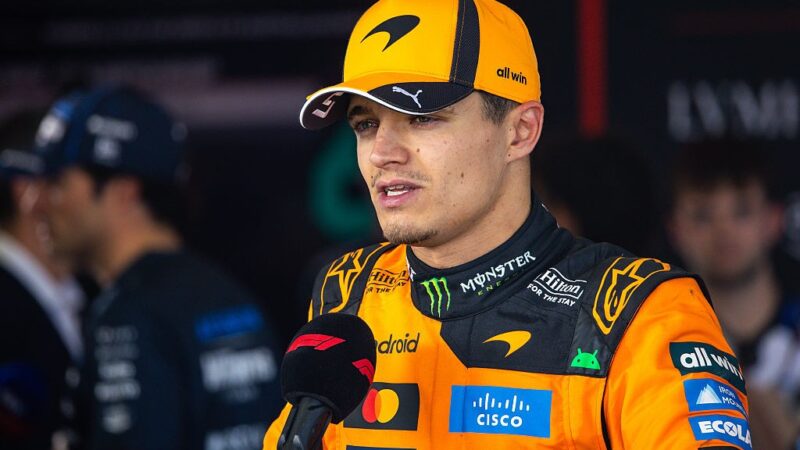 Campeão da F1 cobra melhorias no carro e lamenta distância para rivais: “Nem chegamos perto”