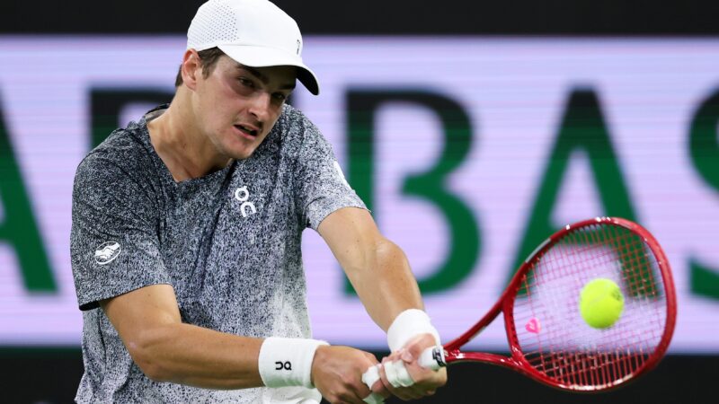 João Fonseca luta, mas cai diante de Sinner nas oitavas de Indian Wells