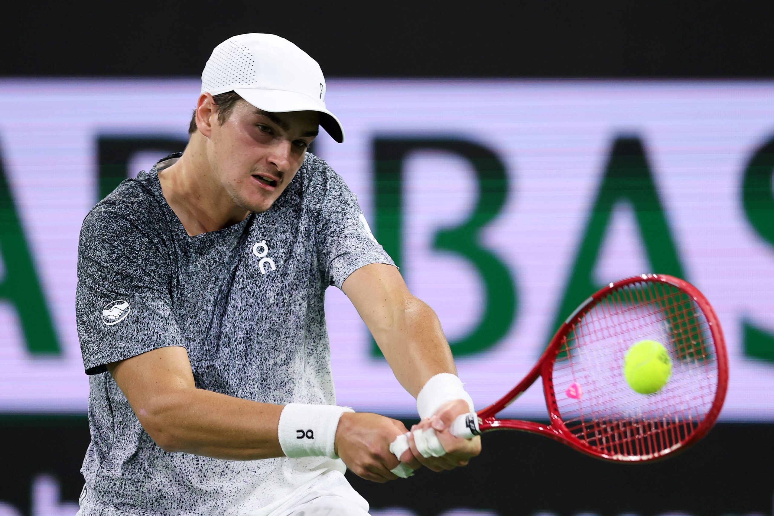 João Fonseca luta, mas cai diante de Sinner nas oitavas de Indian Wells