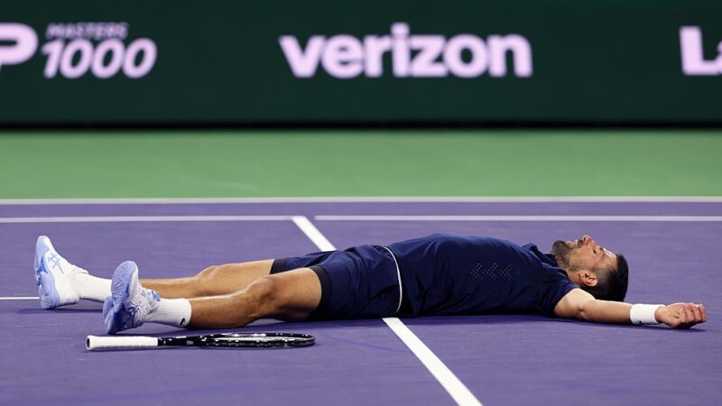 Djokovic faz ponto inacreditável em rally contra britânico em Indian Wells; veja vídeo