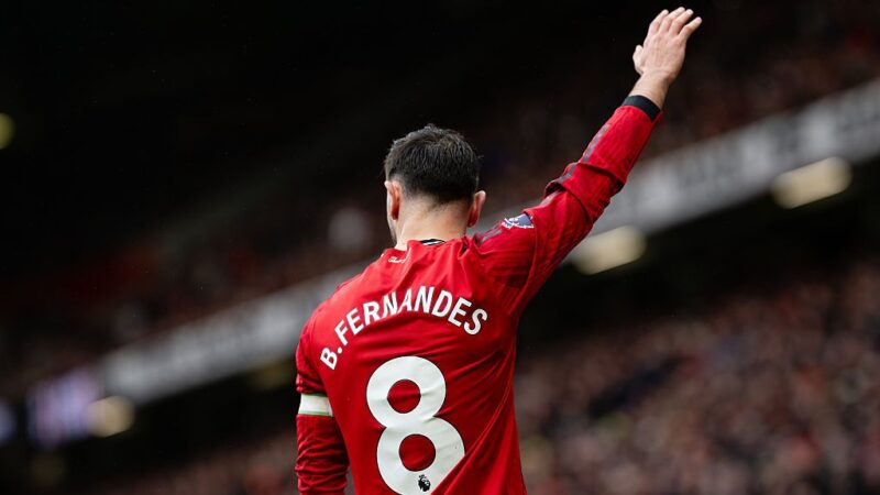 Bruno Fernandes ultrapassa Beckham e se torna maior garçom do United em uma edição do Inglês