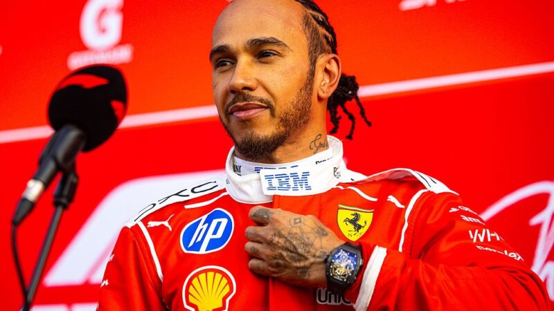 Hamilton diz que Ferrari pode ter se precipitado com asa “Macarena”