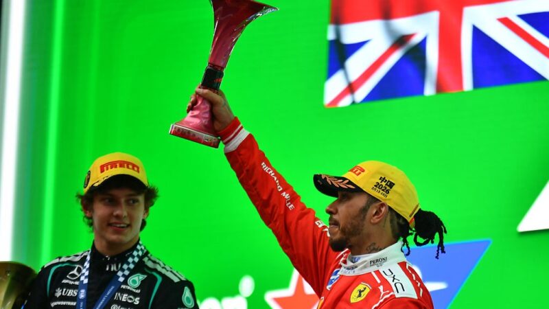Hamilton quebra jejum de 27 corridas sem pódio na F1 e amplia recorde