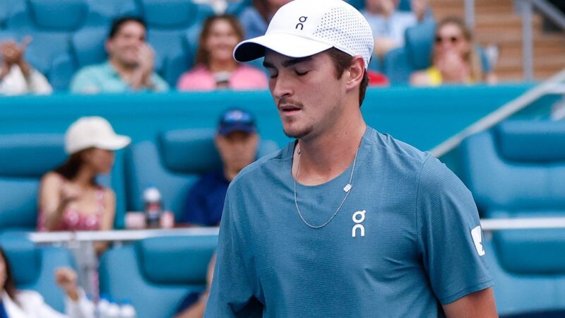 João Fonseca não resiste a Carlos Alcaraz e cai na 2ª rodada do Miami Open
