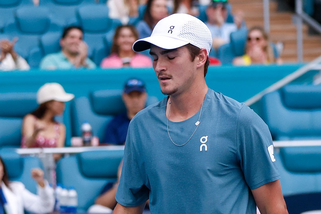 João Fonseca não resiste a Carlos Alcaraz e cai na 2ª rodada do Miami Open