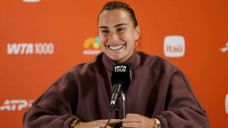 Sabalenka revela “língua mais bonita para xingar” e despistar árbitros
