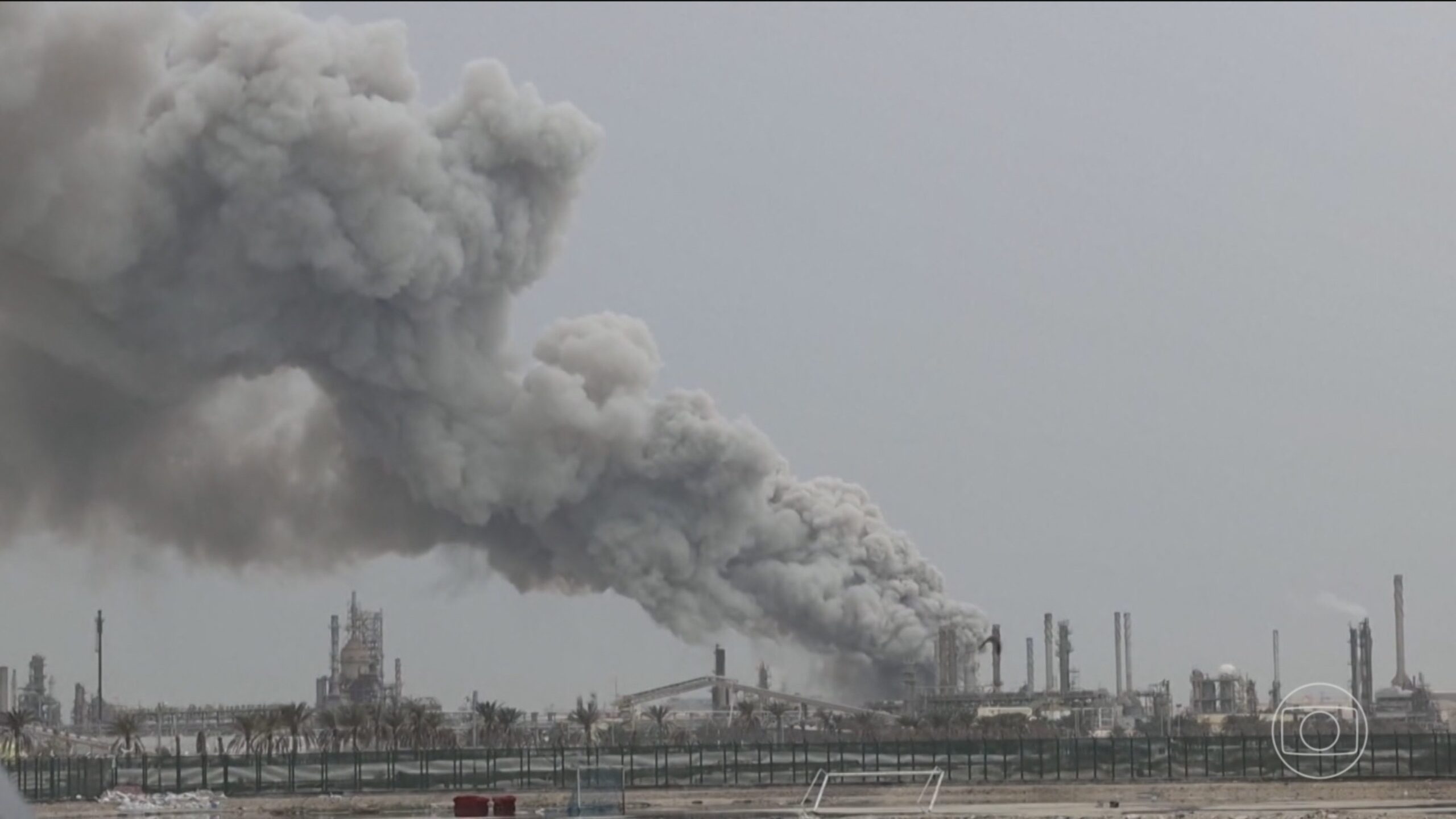 Com guerra no Irã, governo projeta preço médio do barril de petróleo a US$ 100 e inflação acima de 4% no pior cenário para 2026