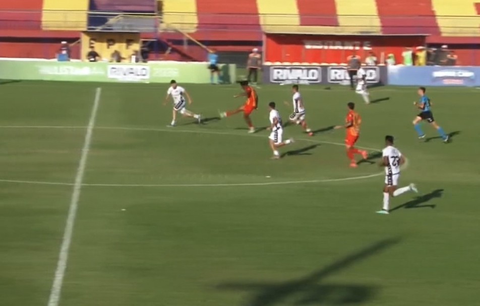 Rodada da quarta divisão de SP tem dois golaços de antes do meio campo; veja