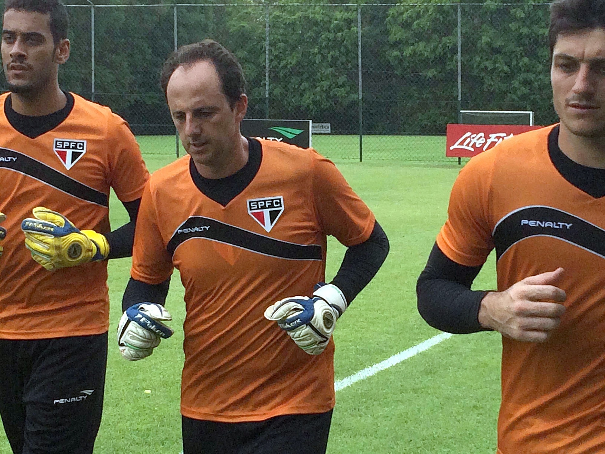 Bahia acerta a contratação de goleiro que jogou com Rogério Ceni no São Paulo