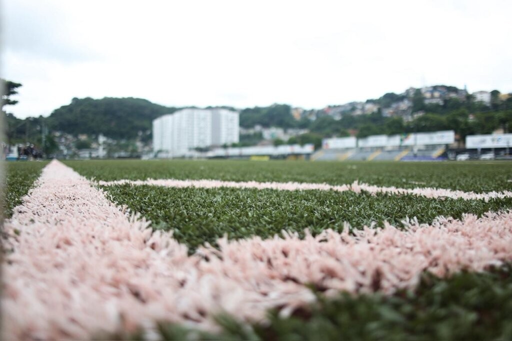 Campo com gramado sintético do CT do Santos é aprovado pela Fifa