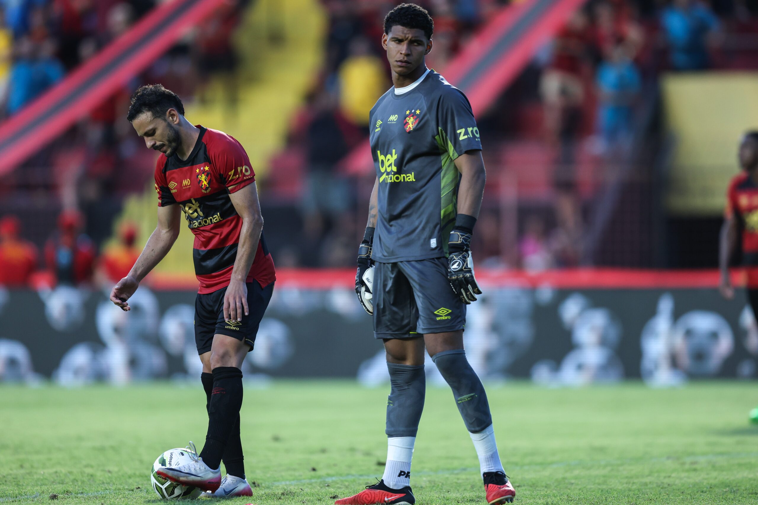 Sacado da final, Halls é relacionado para estreia do Sport na Copa do Brasil