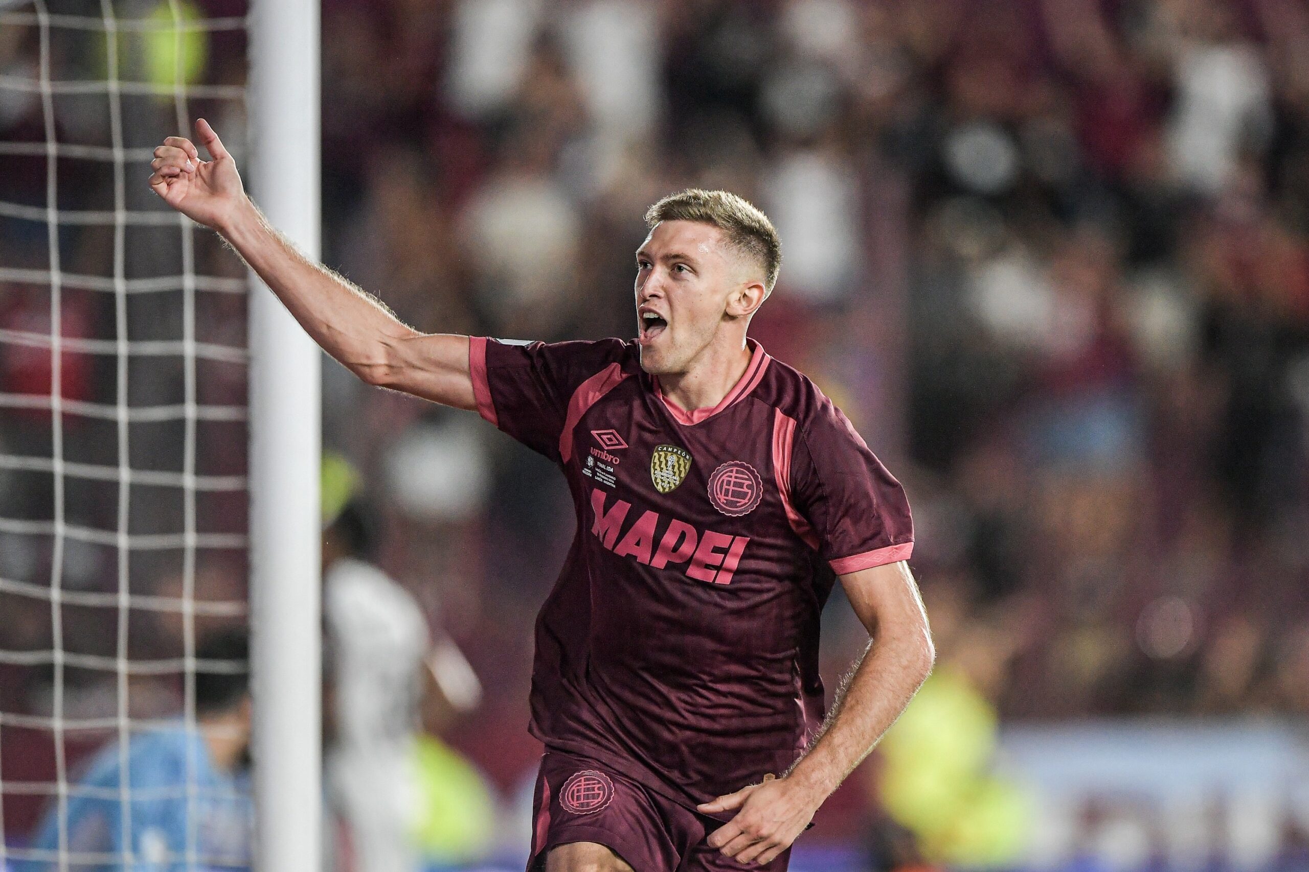 Fluminense negocia a contratação de Rodrigo Castillo, do Lanús