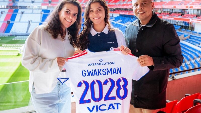 Lyon anuncia Giovanna Waksman, promessa brasileira de 16 anos, para time profissional