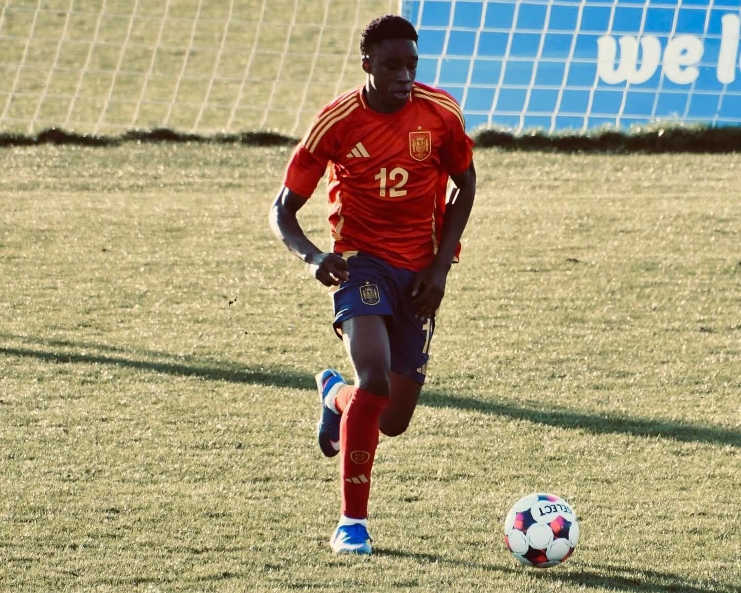 “Mistura de Davies e Roberto Carlos”: Real vence concorrência e encaminha contratação de Victory Okorie