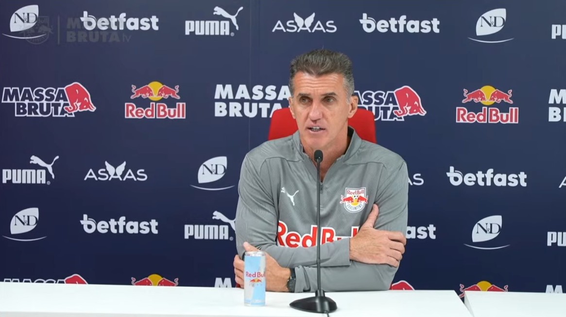 Mancini cita erros da defesa em gols do São Paulo: “Apagamos a luz”