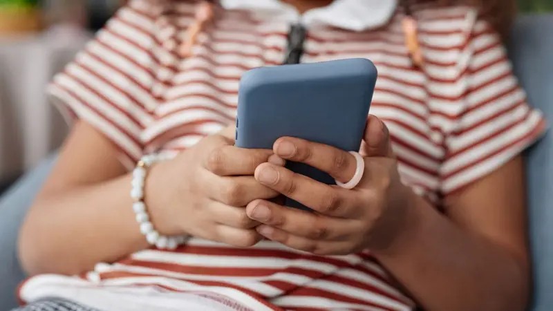 Mesmo após proibição, 1 em cada 5 adolescentes ainda usa redes sociais na Austrália