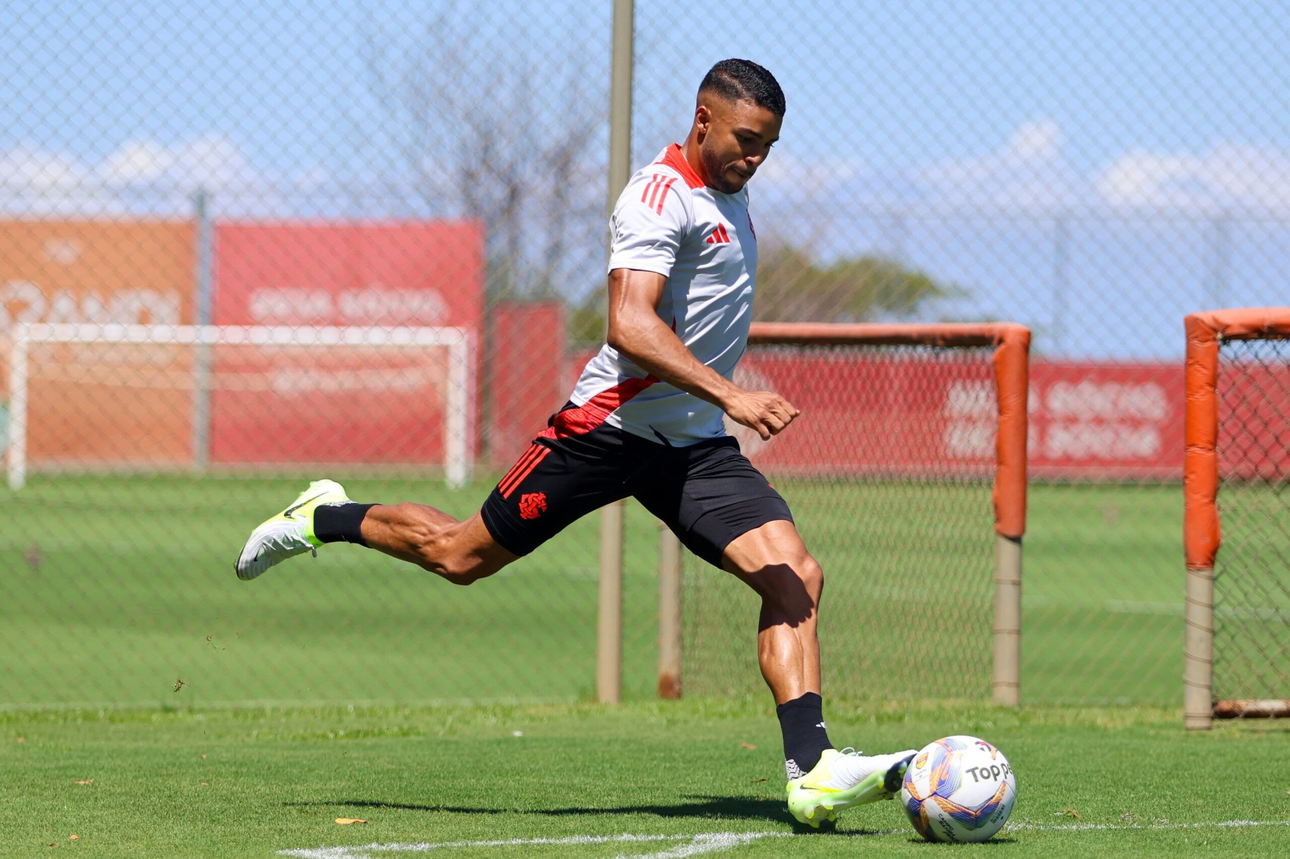 Como o Inter pretende pagar clube russo para derrubar transfer ban na Fifa